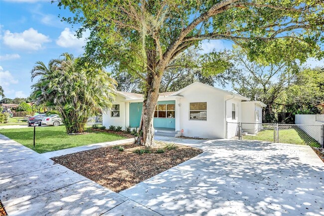 1838 NW 90th St in Miami, FL - Building Photo - Building Photo
