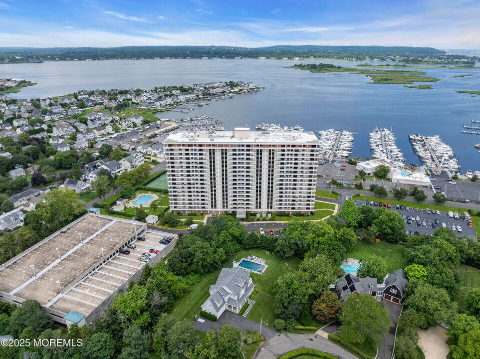 1 Channel Dr in Monmouth Beach, NJ - Building Photo