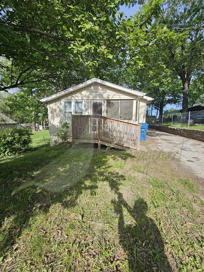 property at 128 S High St