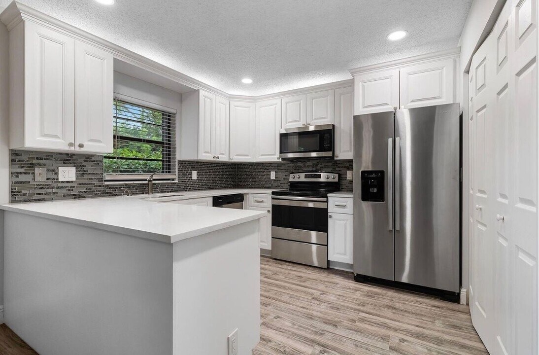 9 Vía De Casas Norte in Boynton Beach, FL - Building Photo
