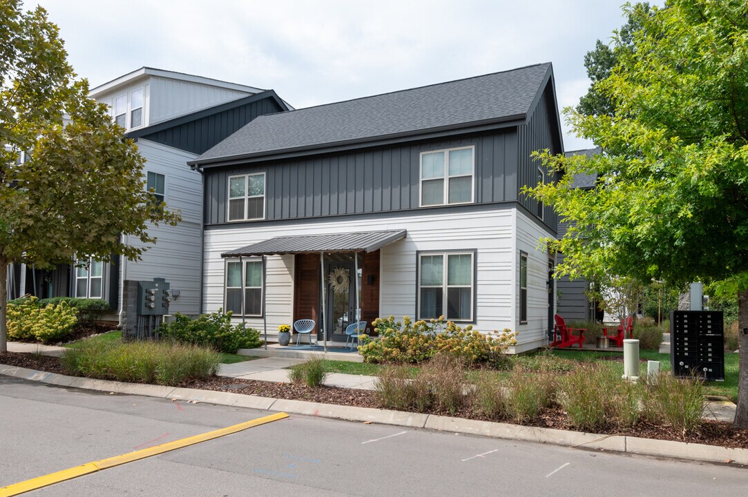 645 Nashua Ln in Nashville, TN - Building Photo