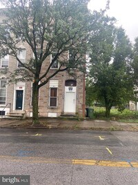 1833 W Lexington St photo'