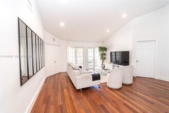 9939 NW 47th Terrace in Doral, FL - Building Photo - Building Photo