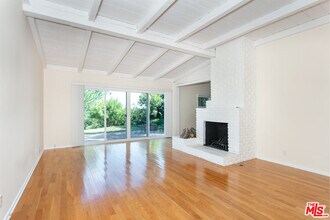 2536 Roscomare Rd in Los Angeles, CA - Building Photo - Building Photo