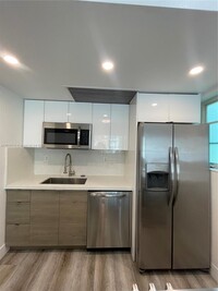 729 Meridian Ave, Unit 12 in Miami Beach, FL - Building Photo - Building Photo