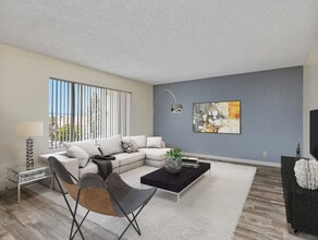 Bonita Hills in Chula Vista, CA - Foto de edificio - Building Photo