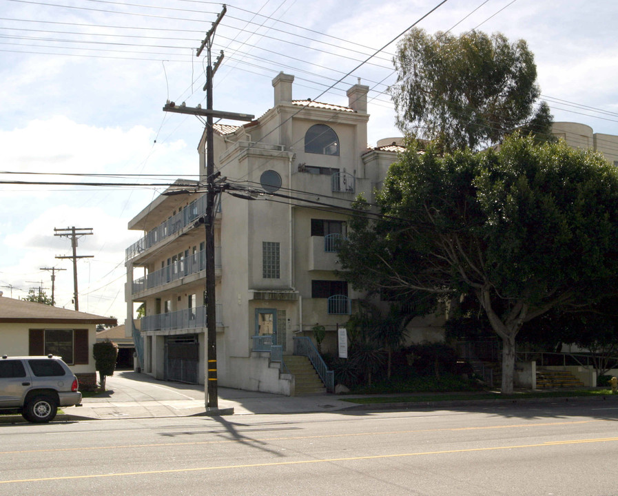 11852 Washington Pl in Mar Vista, CA - Foto de edificio