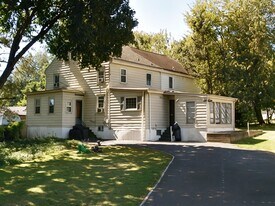 127 Hazelhurst Ave in Trenton, NJ - Building Photo