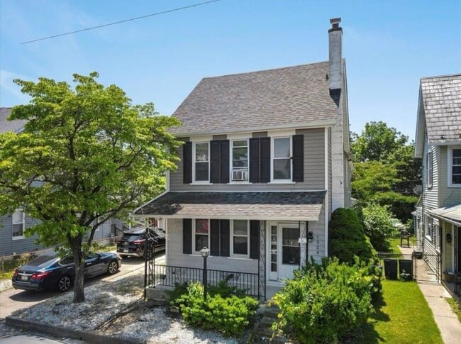 1324 Main St, Unit B