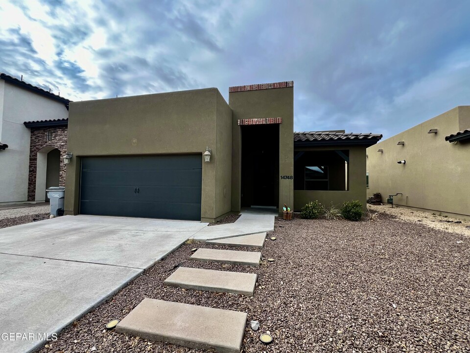 14748 Boer Trail in El Paso, TX - Building Photo