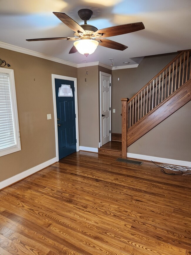 property at 512 W Chemung St