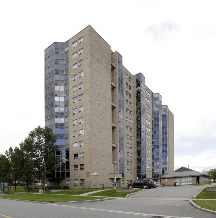 Coulter Glen in Barrie, ON - Building Photo