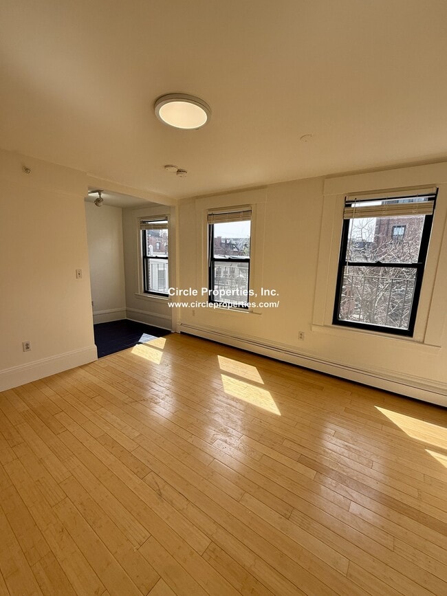 4 Milford St, Unit 302 in Boston, MA - Building Photo - Building Photo