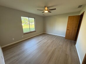 408 Trent Ct in Lawrence, KS - Building Photo - Building Photo