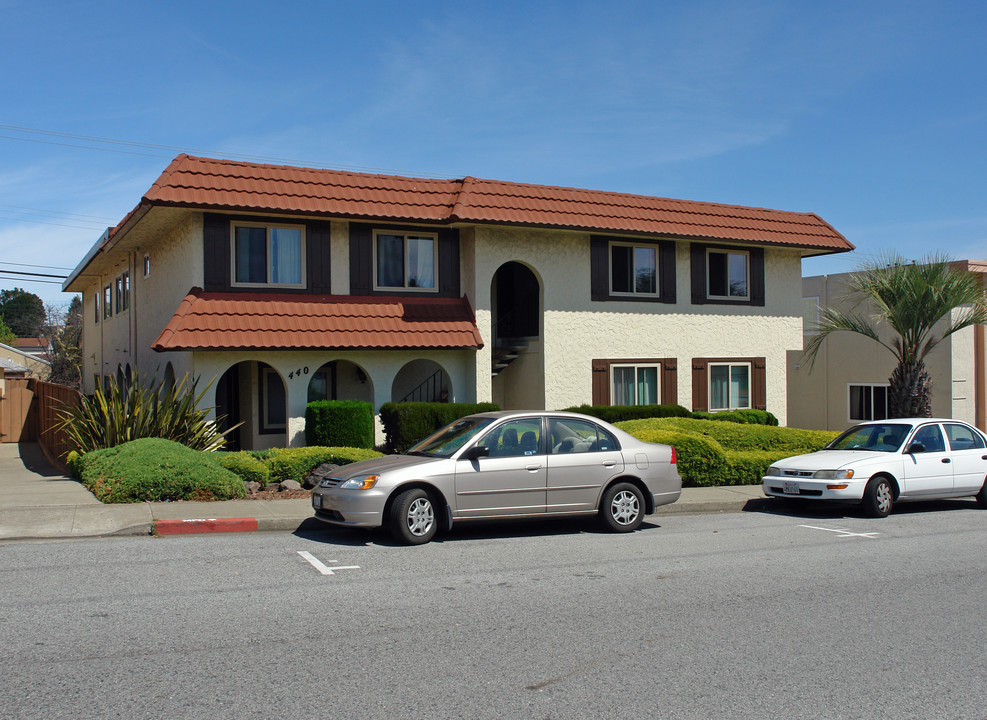 440 Richmond Dr in Millbrae, CA - Building Photo