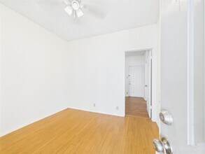 2604 Salado St in Austin, TX - Building Photo - Building Photo