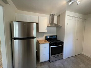 705 W Roseburg Ave in Modesto, CA - Building Photo - Building Photo
