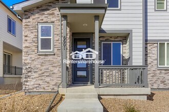 6601 N Netherland St in Aurora, CO - Foto de edificio - Building Photo