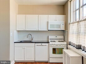 1910 N Marshall St in Philadelphia, PA - Building Photo