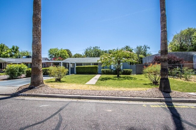 3023 E Mulberry Dr in Phoenix, AZ - Building Photo - Building Photo