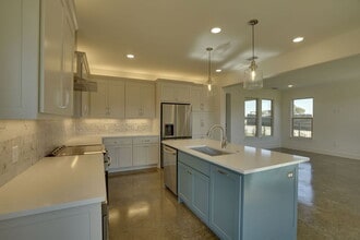 300 Red Bird Dr in Springtown, TX - Building Photo - Building Photo