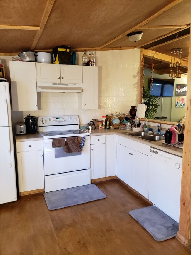 3737 Junaluska Rd in Boone, NC - Foto de edificio - Building Photo