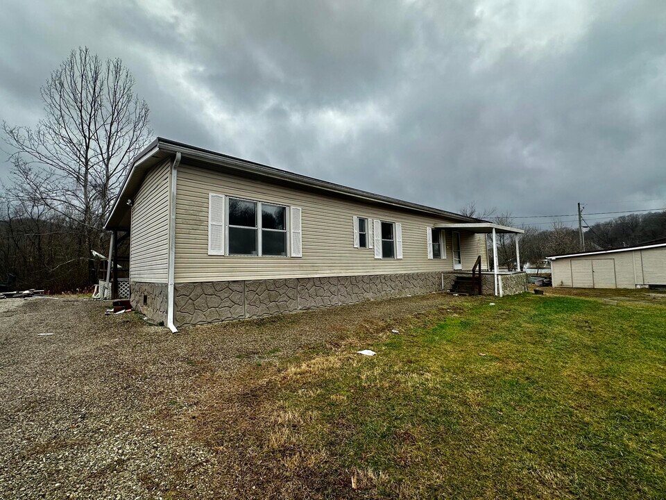 4617 US-60 in Morehead, KY - Building Photo