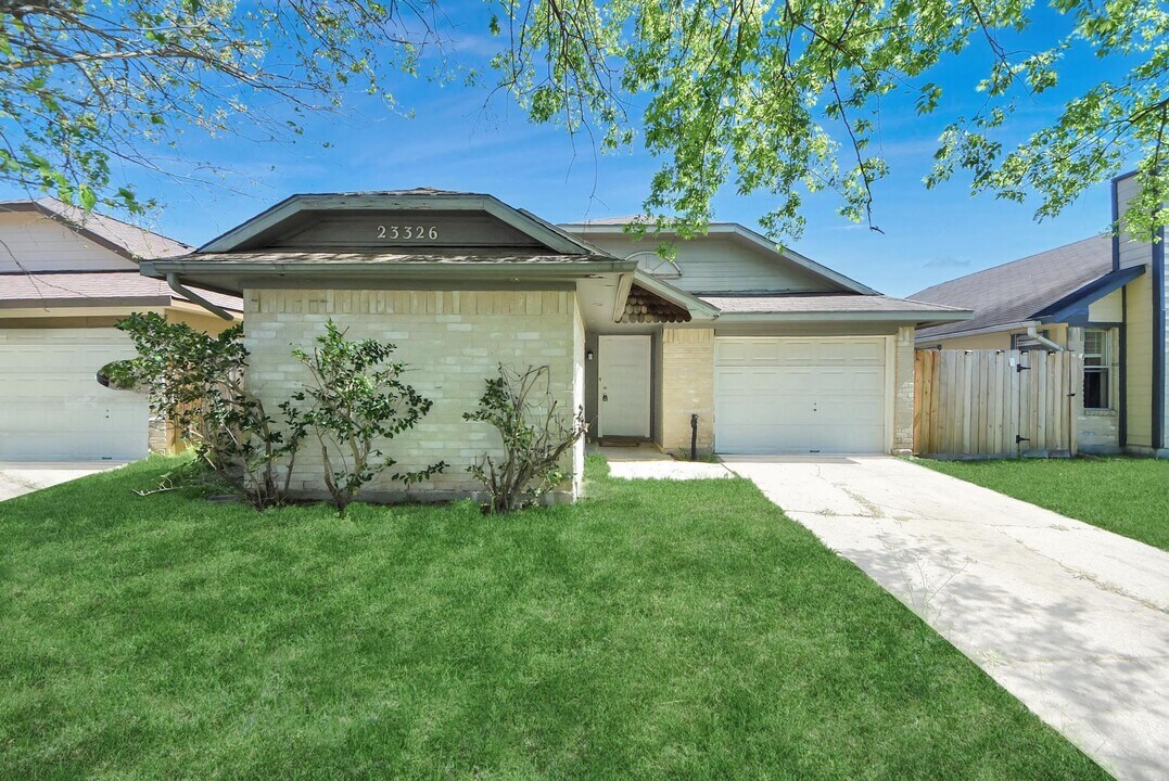 23326 Prairie Bird Dr in Spring, TX - Building Photo