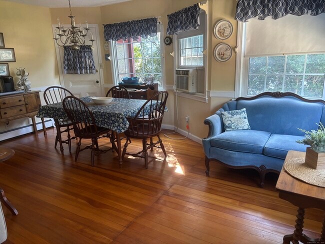 27 Edge Hill Rd in East Lyme, CT - Building Photo - Building Photo