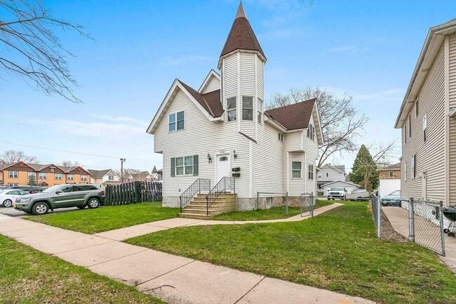 property at 618 N Ashland Ave