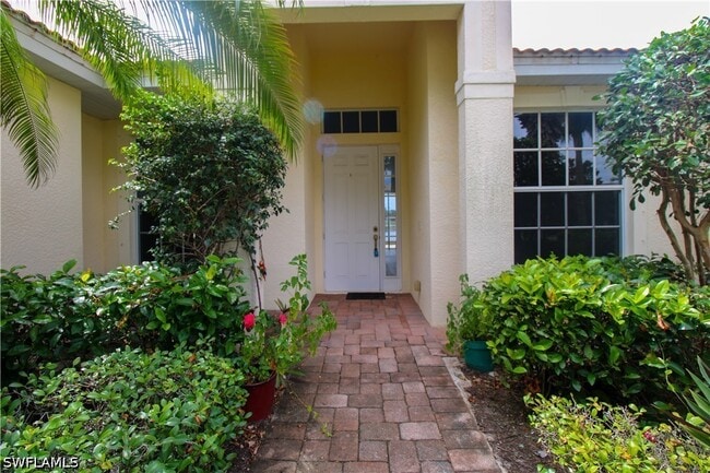 property at 3927 Aurora Ct
