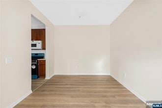 1109 Tenakill Park W in Cresskill, NJ - Building Photo - Building Photo