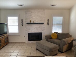 8665 N Cedar Ave in Fresno, CA - Building Photo - Building Photo