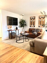 10022 Farwest Dr SW in Lakewood, WA - Building Photo - Building Photo