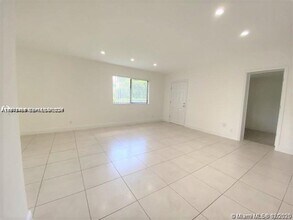 400 S Le Jeune Rd in Coral Gables, FL - Building Photo - Building Photo