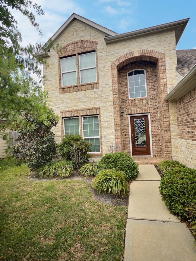 property at 118 Silverglen Ct
