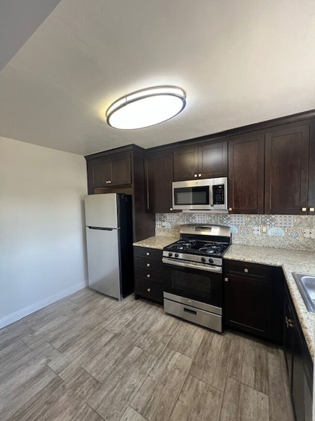 8816 La Mesa Blvd in La Mesa, CA - Building Photo - Building Photo