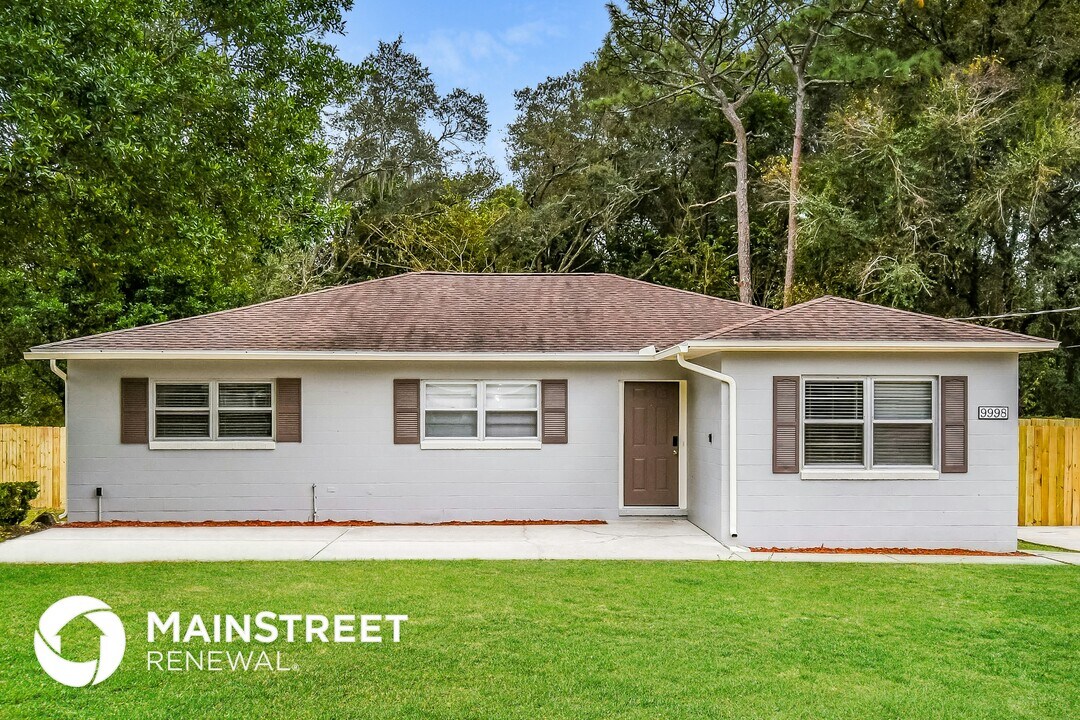 9998 Bradley Rd in Jacksonville, FL - Building Photo