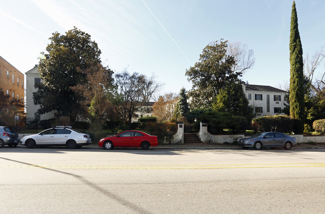 Grosvenor Gardens Apartments in Raleigh, NC - Building Photo