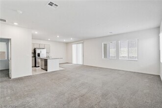 115 Medianoche St in Las Vegas, NV - Building Photo - Building Photo