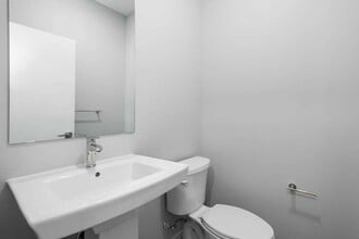408 Pioneer Rd in Spruce Grove, AB - Building Photo - Building Photo