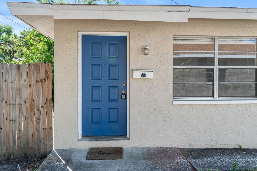 4624 73rd Ave N in Pinellas Park, FL - Foto de edificio