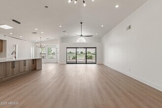 8883 E Fairway Blvd in Sun Lakes, AZ - Building Photo - Building Photo