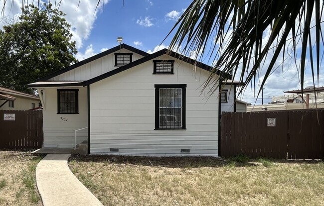 property at 2322 W Olmos Dr