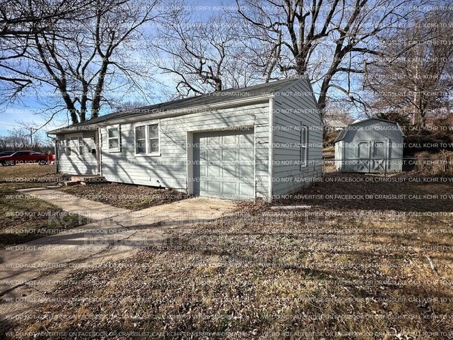 3416 S Overton Ave in Independence, MO - Building Photo - Building Photo