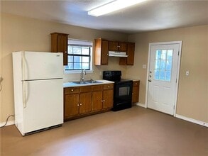 204 Hall St in Elgin, TX - Building Photo - Building Photo