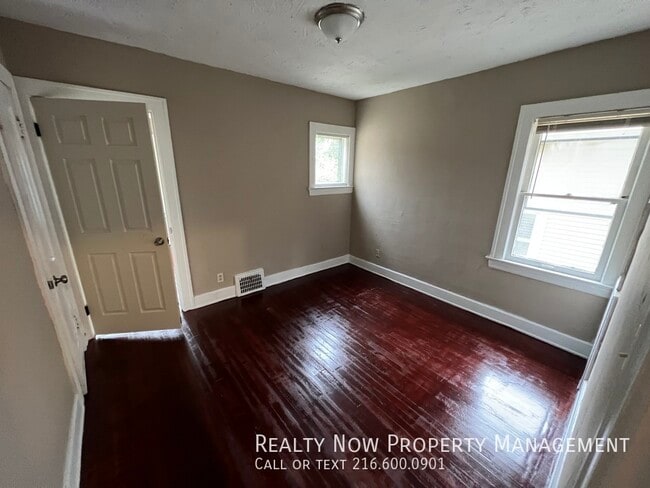 3346 Desota Ave in Cleveland Heights, OH - Building Photo - Building Photo