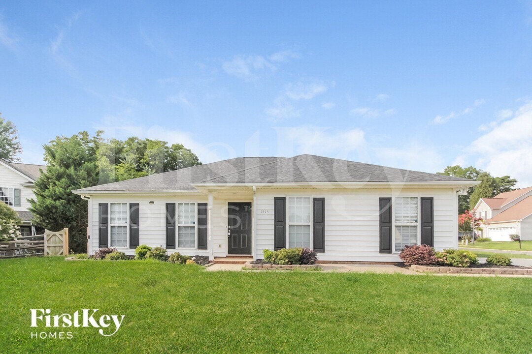 1513 Maple Sugar Pl in Charlotte, NC - Foto de edificio