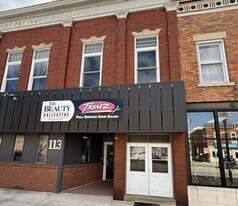 111 E Jefferson St in Morris, IL - Building Photo