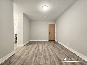429 W Belden Ave in Chicago, IL - Building Photo - Building Photo